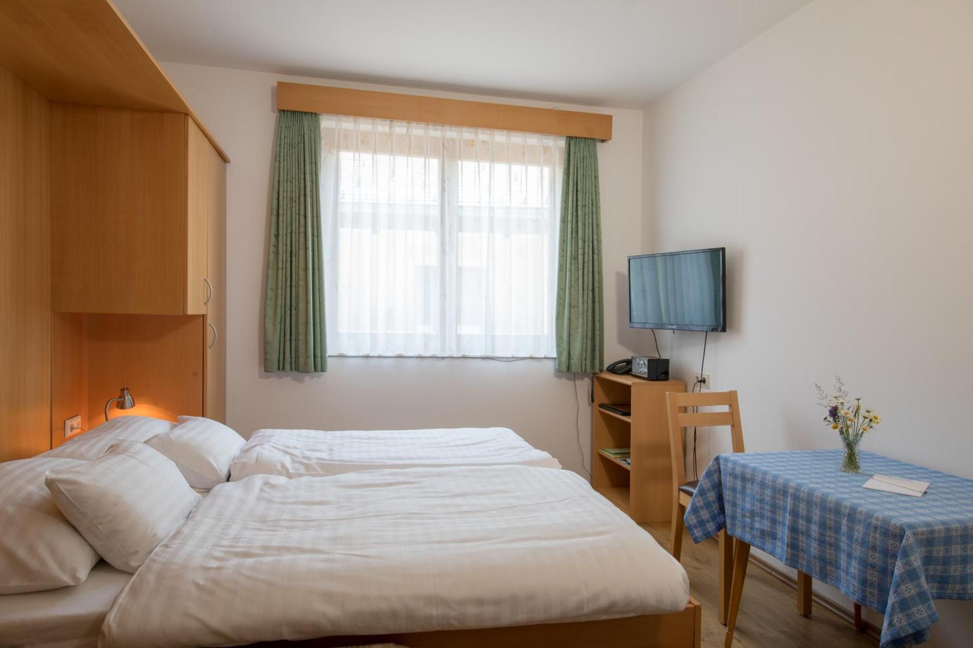 Draxl-Hof Ferienwohnungen Weissensee Room photo